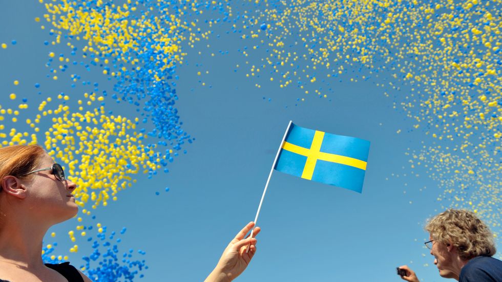 53 procent av invandrarna från utomeuropeiska länder är ”mycket stolta” över att vara svenska, visar undersökningen.