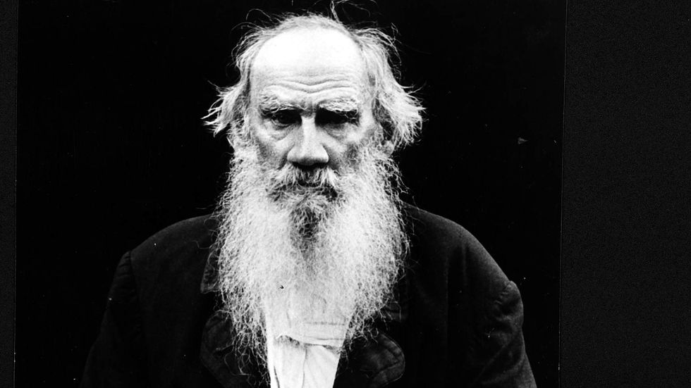 Beundrad, omstridd och omåttligt populär: Lev Tolstoj var en av sin tids mest omskrivna kändisar. 