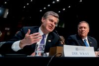 Från vänster FBI-chefen Christopher Wray och CIA-chefen Mike Pompeo i ett förhör i tisdags i senatens underrättelseutskott.