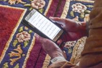 Den populära islam-appen innehåller texter ur koranen, bönetider och en kompass för att hitta riktningen mot Mecka.