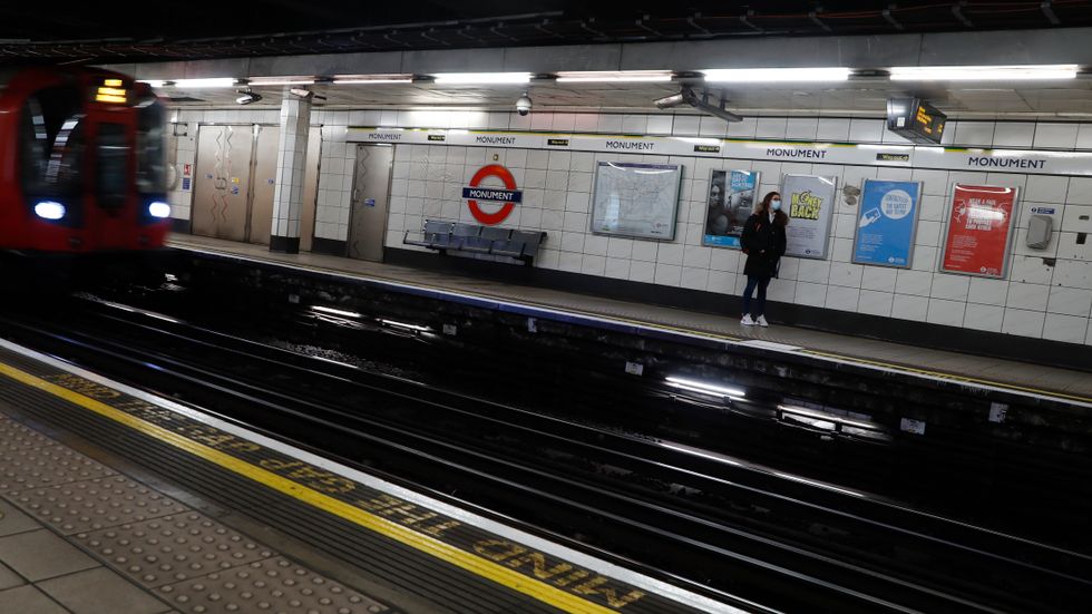 Londons tunnelbana värmer redan i dag delar av London. Arkivbild.