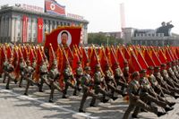 Tidigare militärparad i Pyongyang.