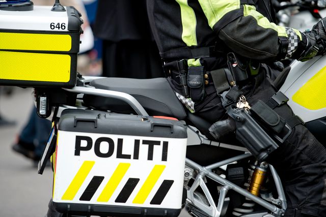 Norsk polis med beväpning under firandet av 17 maj i år.