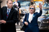 Hillary Clinton efter att hon nästan fallit ihop under en ceremoni för att hedra offren på femtonårsdagen för attacken mot World trade center på söndagen.