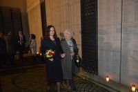 Prinsessan Sofia tillsammans med Hédi Fried efter minnesgudstjänsten i Stockholms synagoga på förintelsens minnesdag. Arkivbild.