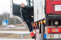 Lastbilschaufför Frida Hedlund på körning i Västerås.