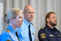 Linda Staaf, chef för underrättsenheten vid Nationella operativa avdelningen (Noa) (vänster), och Mats Löfving, då chef för Noa (mitten), under en pressträff 2019.