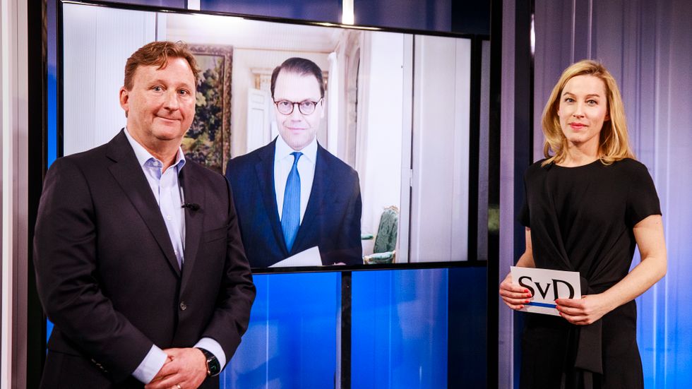 Cellink vinner SvD Affärsbragd 2020, något som tillkännagavs av prins Daniel (i storbild) jämte Björn Jansson, vd för Carnegie och Anna Careborg, chefredaktör för SvD. 