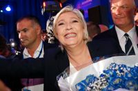 En segerrusig Marine Le Pen ställs mot Emmanuel Macron i andra omgången av det franska presidentvalet.