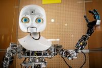 Roboten Nexi, byggd i USA 2008 för att studera mänskligt beteende.