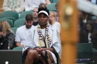 Venus Williams deppar efter förlusten mot Ons Jabeur.