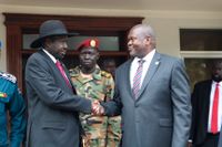 Sydsudans president Salva Kiir (till vänster) och oppositionsledaren Riek Machar i oktober 2019.