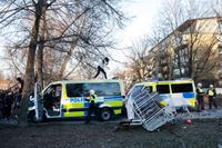 I samband med upploppen i Sveaparken i Örebro vandaliserades flera polisfordon.