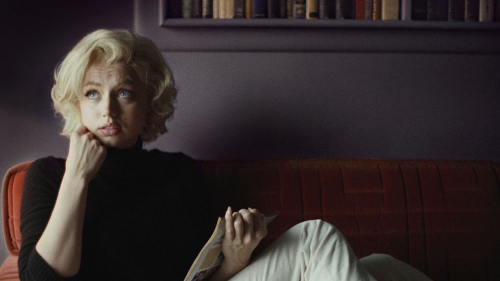 Ana de Armas i rollen som Marilyn Monroe i filmen ”Blonde”. 