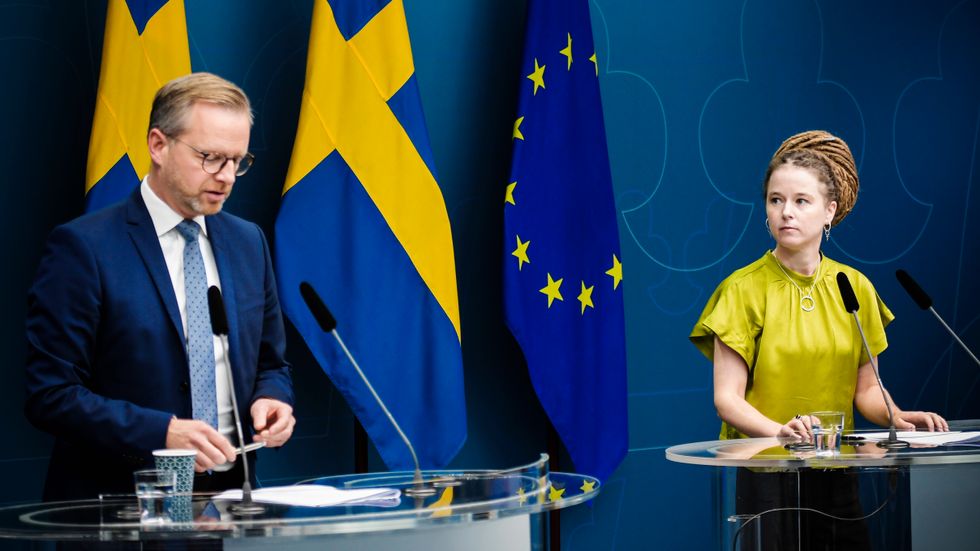 Inrikesminister Mikael Damberg (S) och Amanda Lind (MP), kultur- och demokratiminister.