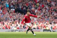 Cristiano Ronaldo sköt upp Manchester United på femteplatsen i Premier League.