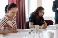Alina Ciesielka och Wania Lucia de Barros jobbar på Hemfrid och har blivit uttagna till en språk-kurs, arrangerad av Swedish for Professionals. Hemfrid har nu också SFI-undervisning i samarbete med Stockholm stad.