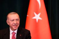 Brottet att förolämpa Turkiets president Recep Tayyip Erdogan (på bilden) ger fängelse i minst ett och högst fyra år. Arkivbild.
