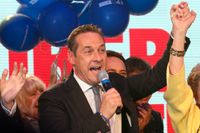 FPÖ:s partiordförande Heinz Christian Strache firade valresultatet i Wien i söndags. 