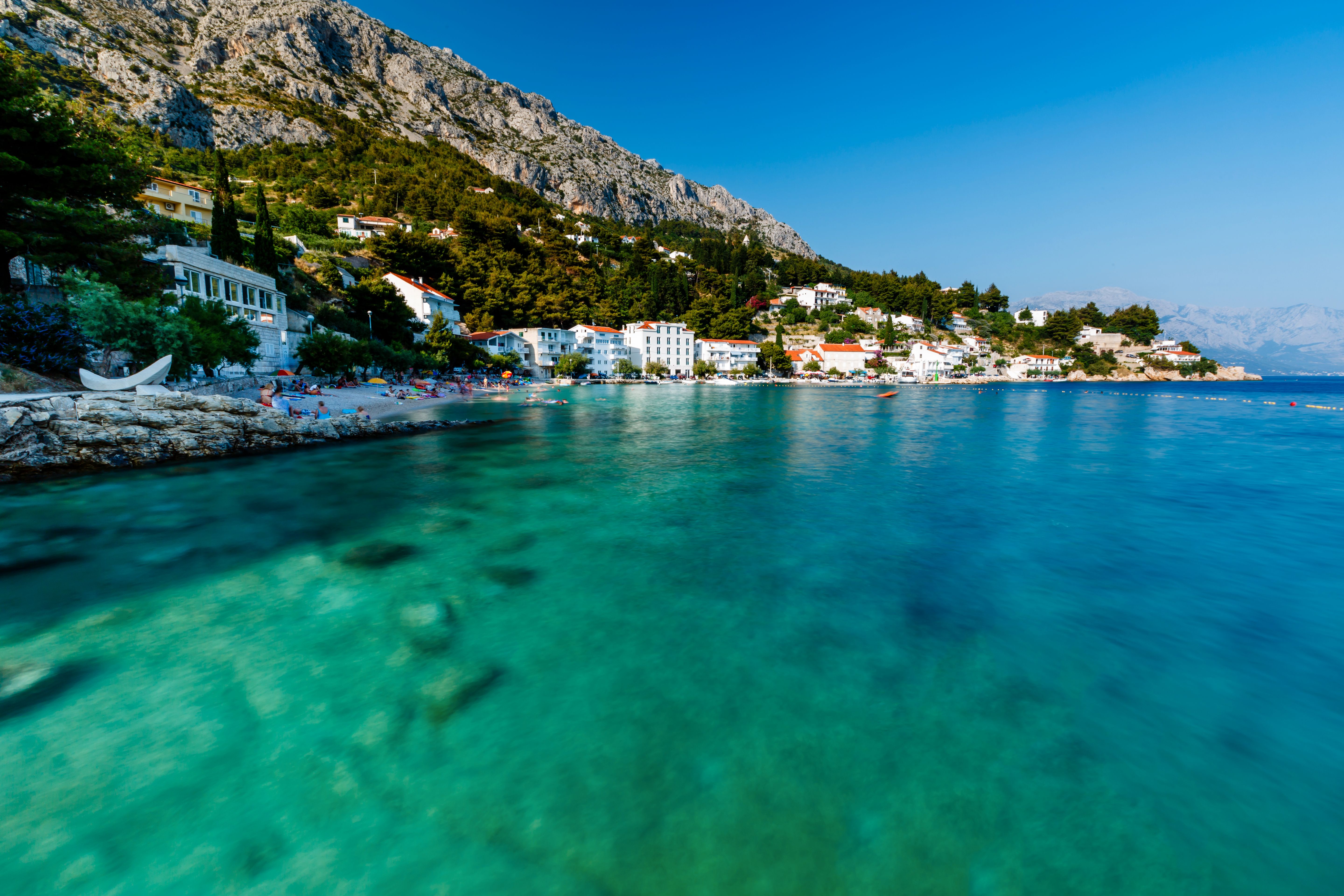 Kombinera bad i Adriatiska havet med stadsliv i Split.