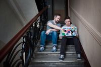 Bröderna Anton och Igor Gladkoborodov grundade Coub, en bloggplatform för kortare filmklipp. De bedriver verksamheten i en lägenhet i centrala Moskva.