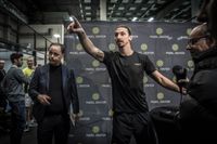 Zlatan Ibrahimovic vid invigningen av sitt padelcenter i Årsta industriområde i Stockholm. Zlatan är själv hängiven spelare.