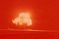 Trinitytestet i Alamogodoröknen i New Mexico den 16 juli 1945 beskrivs ibland som atombombens födelse.