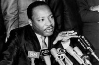 En framstående före­språkare för basinkomst, Martin Luther King, konstaterade att det är mer effektivt att avskaffa fattigdomen än att försöka ­åtgärda dess följdproblem, skriver fyra miljöpartister.