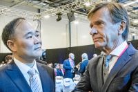 Li Shufu, ordförande i Geely, och Håkan Samuelsson, vd Volvo Cars.