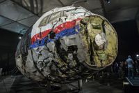 Haverikommissionen har i sin utredning rekonstruerat delar av MH17. Den rysktillverkade Buk-missilen detonerade mindre än en meter från cockpiten.