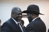 President Salva Kiir och hans rival, vicepresident Riek Machar, i Sydsudans huvudstad Juba 2020.