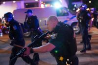 Två polismän skjutna i Kentucky – nya demonstrationer