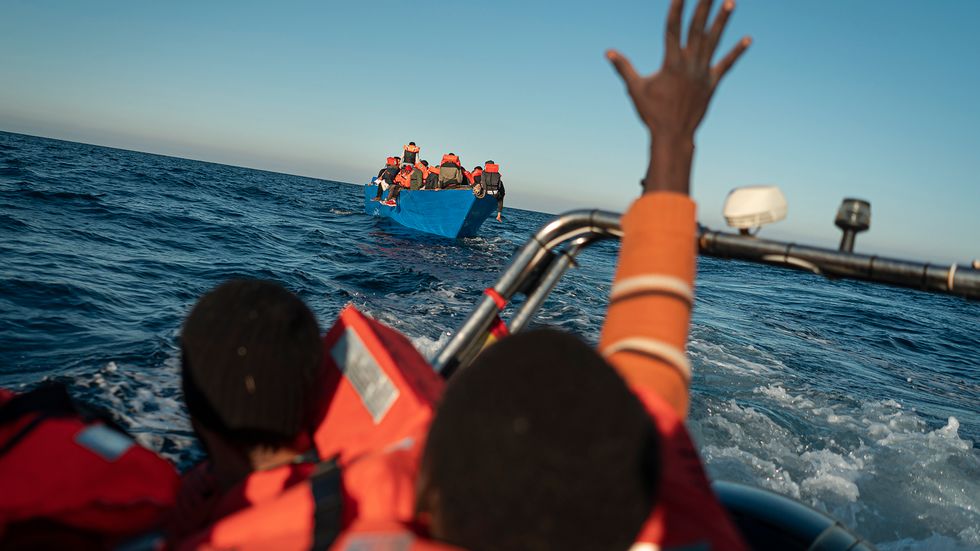 Migranter och flyktingar till havs utanför Libyen i januari. Arkivbild.