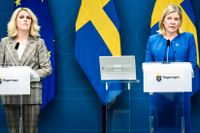 Socialminister Lena Hallengren, statsminister Magdalena Andersson (S) håller pressträff i Rosenbad. Regeringen slopar alla coronarestriktioner från och med den 9 februari. 