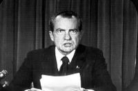 Richard Nixon hade det heller inte så lätt, här avgångstalet till nationen den 8 augusti 1974.