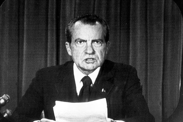 Richard Nixon hade det heller inte så lätt, här avgångstalet till nationen den 8 augusti 1974.