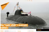 Texten redogör för hur vrakletare snabbt slog larm om att kyrillisk-liknande tecken hittats och att nyheten om en rysk ubåt i svenskt vatten blev ”sensationell redan utan bekräftelser”.