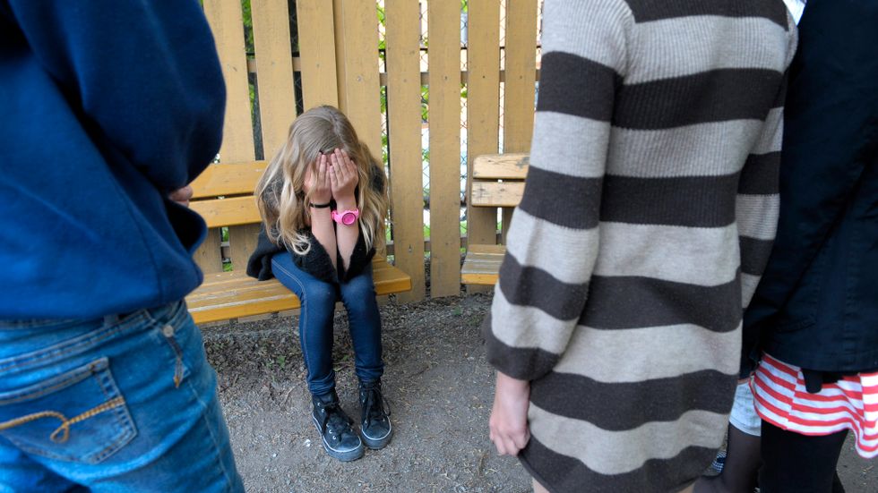 Barn vars föräldrar är nedlåtande och hånfulla mot dem löper större risk att själva bli mobbare eller mobbningsoffer, enligt en ny studie. Arkivbild.