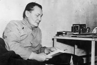 Den tyska flygvapenchefen och riksmarskalken Hermann Göring i sin cell i fängelset i Nürnberg 1945.