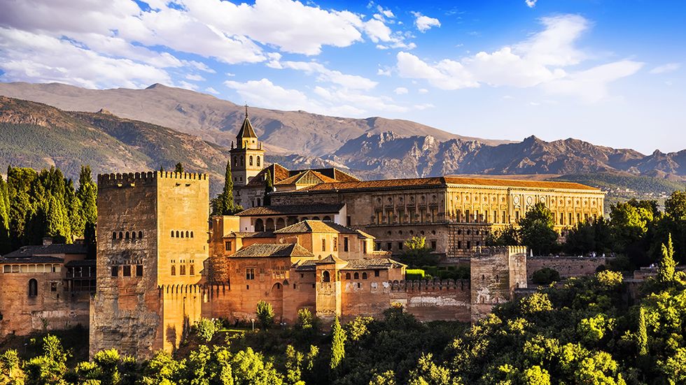 Alhambra tillhör en av världens mest spektakulära sevärdheter.