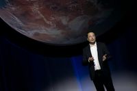 Elon Musk presenterade sina planer på att få människor till Mars under International Astronautical Congress i Guadalajara i Mexiko i går.