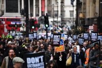 Anhängare till Julian Assange under en marsch i London i februari. Arkivbild.