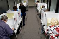 Amerikaner förtidsröstar i Santa Clara County i Kalifornien den 24 oktober.