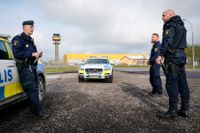 Polis på plats på Malmö flygplats efter aktionen. Strax efter klockan 14 kunde Bromma flygplats öppnas igen, uppger Swedavias presstjänst.