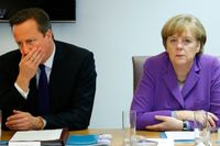 David Cameron står i dag otroligt stark jämfört med tidigare. Till höger Tysklands förbundskansler Angela Merkel.