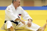 Den ryska presidenten Vladimir Putin har tilldelats svart bälte i både judo och taekwondo. Nu fråntas han bältet i taekwondo. Arkivbild.