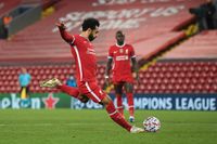 Liverpools Mohammed Salah har testat positivt för corona. Arkivbild.