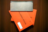 Pensionsmyndigheten informerar varje år om pensionen i det orange kuvert. Arkivbild.