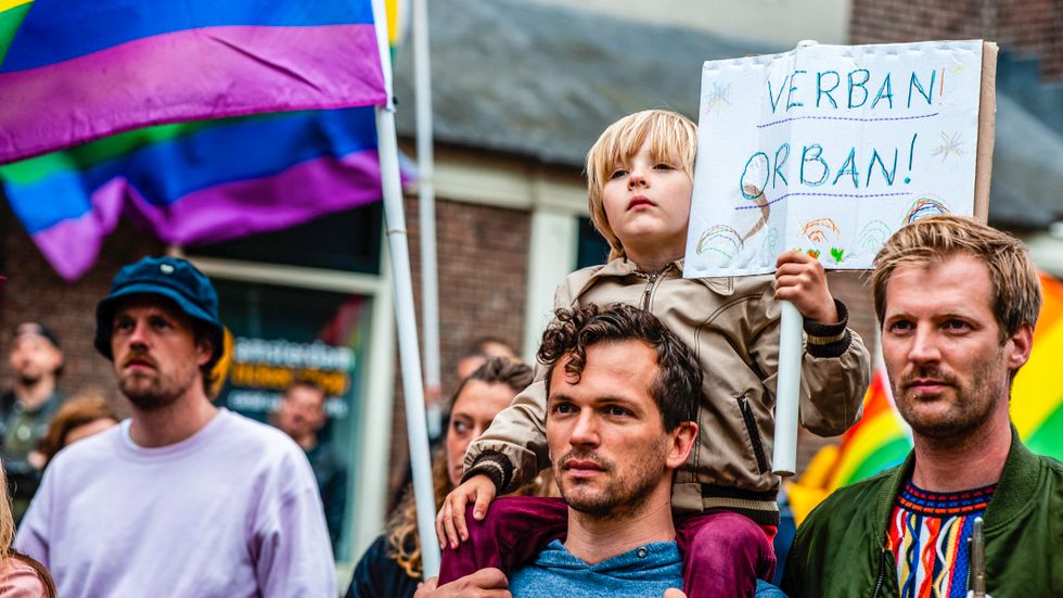 Demonstration i Holland mot Ungerns nya hbtq-lag.