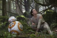 BB-8 and Daisy Ridley as the new hero Rey in "Star Wars: The Force Awakens".